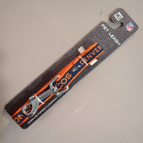 NFL Denver Broncos Medium Dog Pet Leash 5/8"W X 4'L Football Licensed - Picture 2 of 7